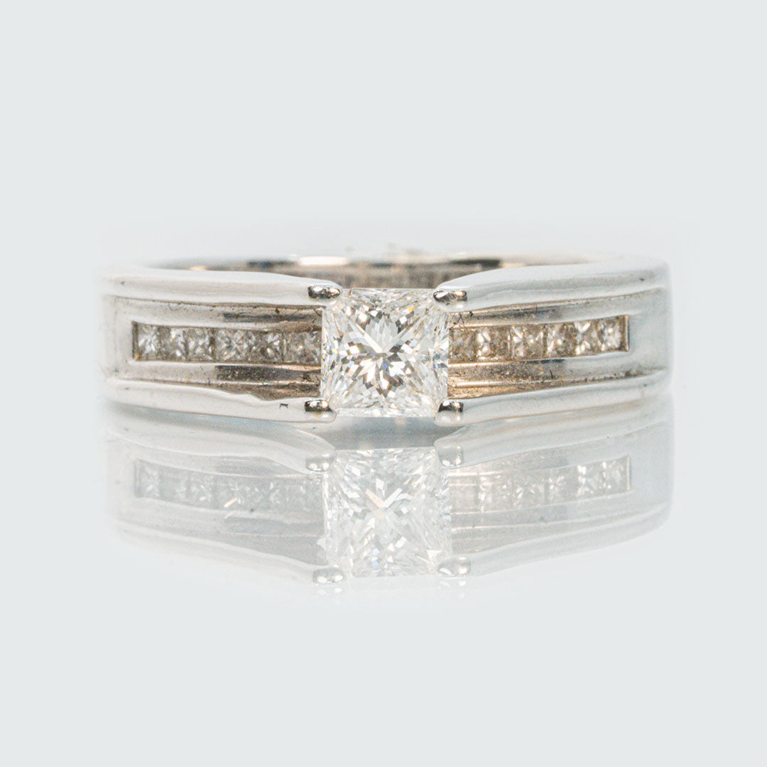 18 carat white gold princess cut diamond engagement ring